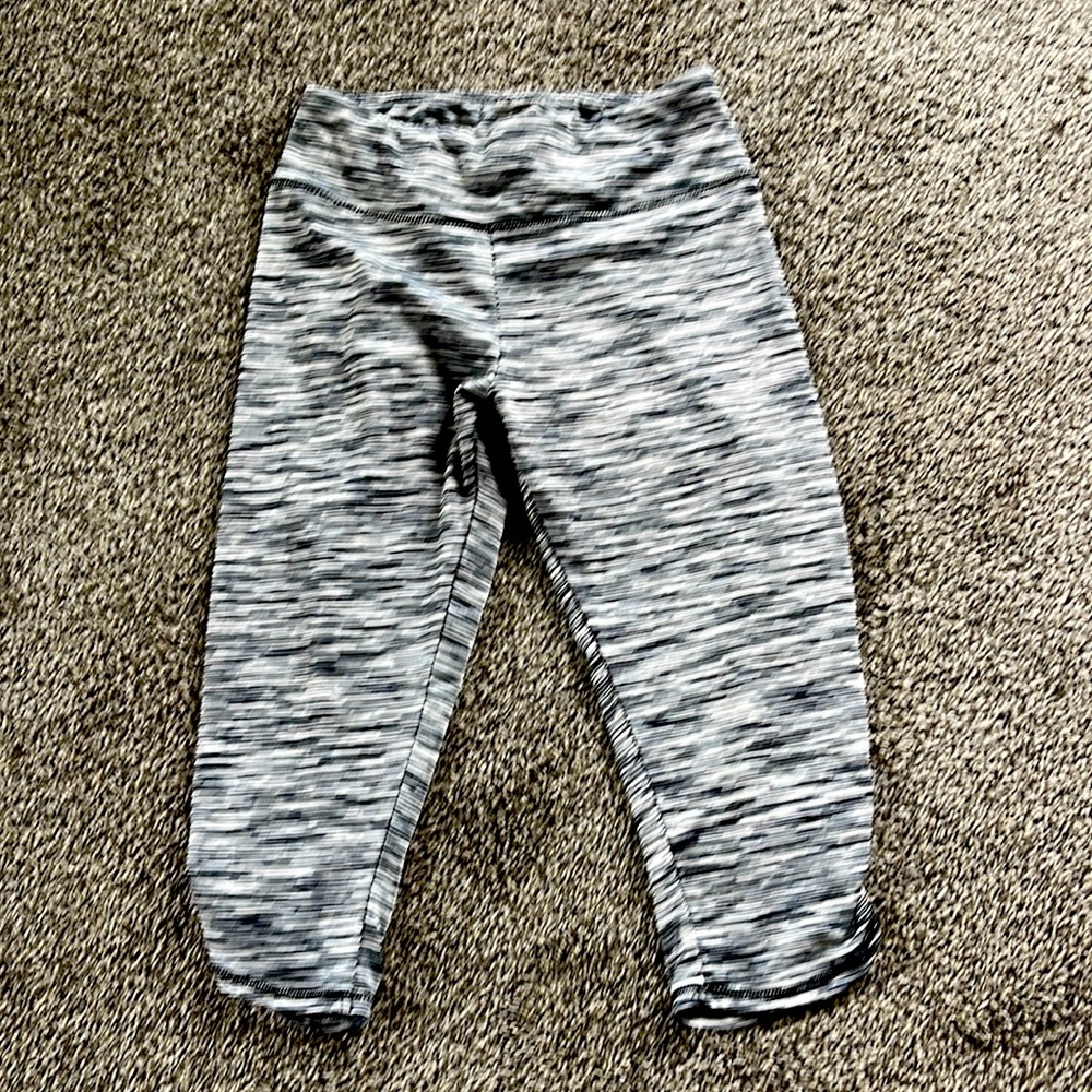 Black and White Lightweight Cropped Workout Pants, Size S
